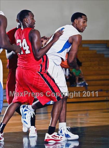 Thumbnail 3 in Cinco Ranch vs. Pasadena (McDonald's Texas Invitational) photogallery.