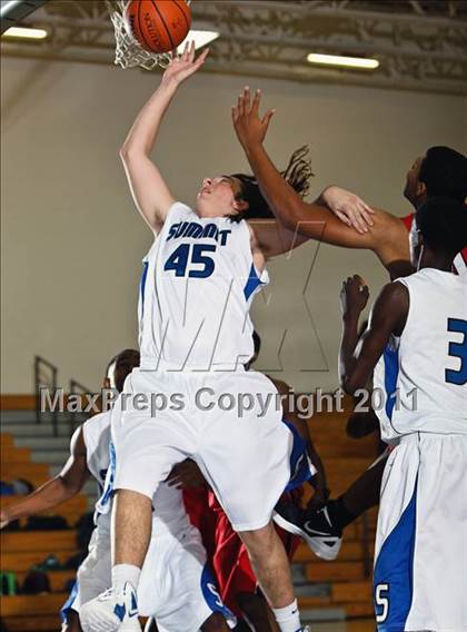 Thumbnail 3 in Cinco Ranch vs. Pasadena (McDonald's Texas Invitational) photogallery.