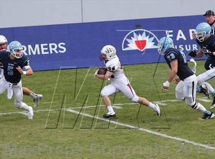 Thumbnail 3 in Corona del Mar vs. Sacred Heart Prep (CIF State D3 Final) photogallery.