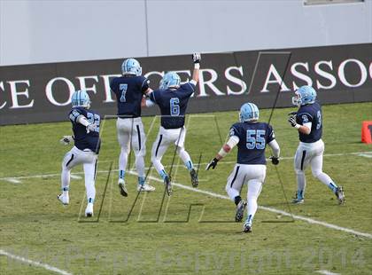 Thumbnail 1 in Corona del Mar vs. Sacred Heart Prep (CIF State D3 Final) photogallery.