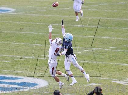 Thumbnail 2 in Corona del Mar vs. Sacred Heart Prep (CIF State D3 Final) photogallery.