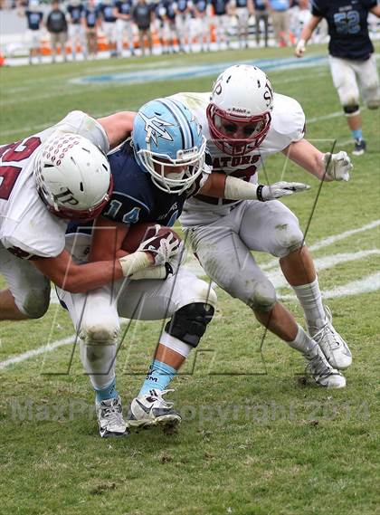 Thumbnail 2 in Corona del Mar vs. Sacred Heart Prep (CIF State D3 Final) photogallery.