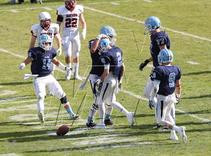 Thumbnail 3 in Corona del Mar vs. Sacred Heart Prep (CIF State D3 Final) photogallery.