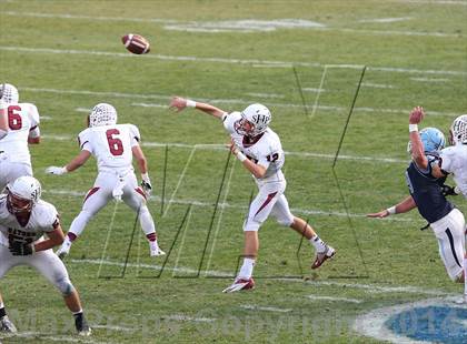 Thumbnail 1 in Corona del Mar vs. Sacred Heart Prep (CIF State D3 Final) photogallery.