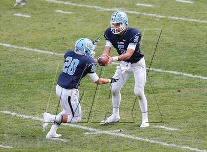 Thumbnail 3 in Corona del Mar vs. Sacred Heart Prep (CIF State D3 Final) photogallery.