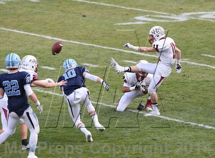Thumbnail 3 in Corona del Mar vs. Sacred Heart Prep (CIF State D3 Final) photogallery.