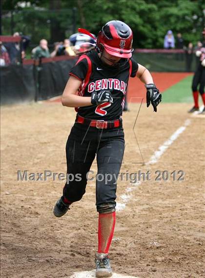 Thumbnail 3 in Hunterdon Central vs Livingston (NJSIAA Group 4 Semifinal) photogallery.