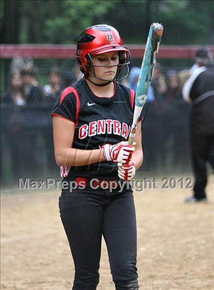 Thumbnail 3 in Hunterdon Central vs Livingston (NJSIAA Group 4 Semifinal) photogallery.