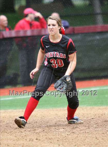 Thumbnail 3 in Hunterdon Central vs Livingston (NJSIAA Group 4 Semifinal) photogallery.