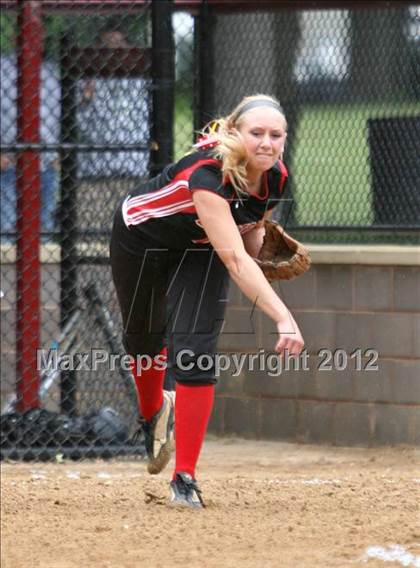 Thumbnail 3 in Hunterdon Central vs Livingston (NJSIAA Group 4 Semifinal) photogallery.