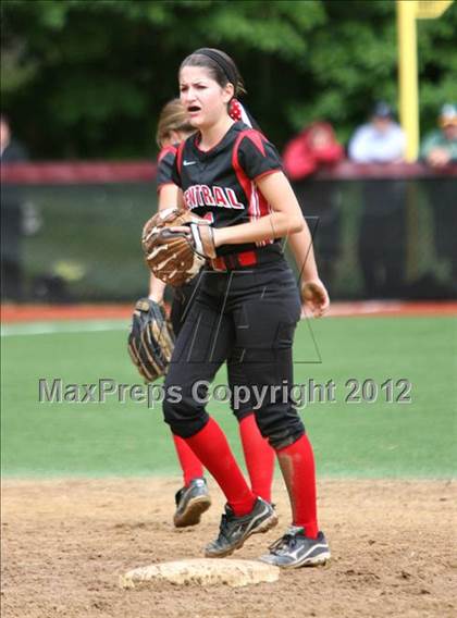 Thumbnail 2 in Hunterdon Central vs Livingston (NJSIAA Group 4 Semifinal) photogallery.