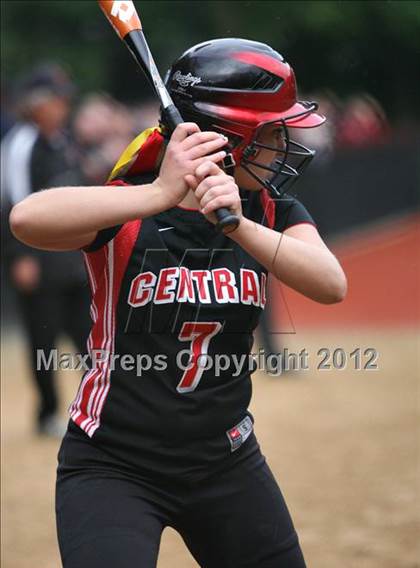 Thumbnail 3 in Hunterdon Central vs Livingston (NJSIAA Group 4 Semifinal) photogallery.