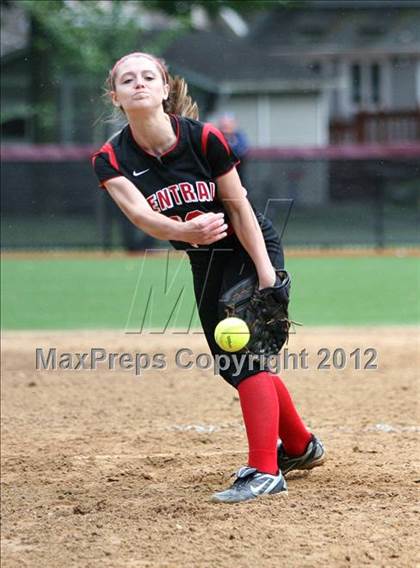 Thumbnail 2 in Hunterdon Central vs Livingston (NJSIAA Group 4 Semifinal) photogallery.