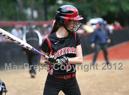 Thumbnail 2 in Hunterdon Central vs Livingston (NJSIAA Group 4 Semifinal) photogallery.