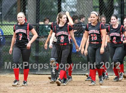 Thumbnail 3 in Hunterdon Central vs Livingston (NJSIAA Group 4 Semifinal) photogallery.