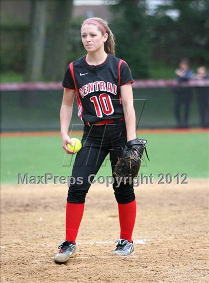 Thumbnail 2 in Hunterdon Central vs Livingston (NJSIAA Group 4 Semifinal) photogallery.