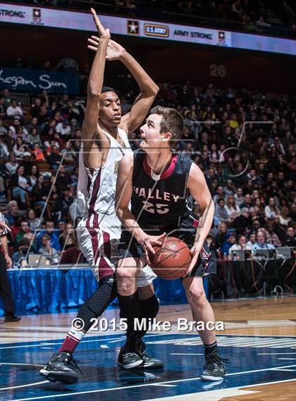 Thumbnail 2 in Valley Regional vs. Sacred Heart (CIAC Class S Final) photogallery.