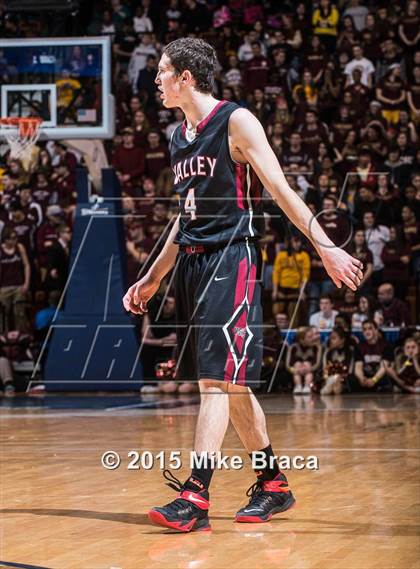 Thumbnail 3 in Valley Regional vs. Sacred Heart (CIAC Class S Final) photogallery.