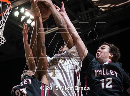 Thumbnail 1 in Valley Regional vs. Sacred Heart (CIAC Class S Final) photogallery.