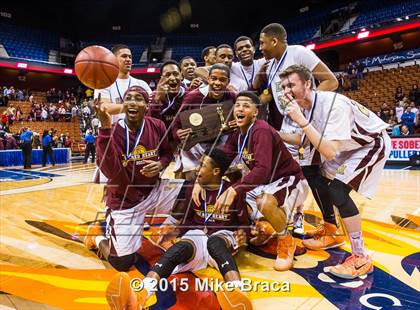 Thumbnail 1 in Valley Regional vs. Sacred Heart (CIAC Class S Final) photogallery.