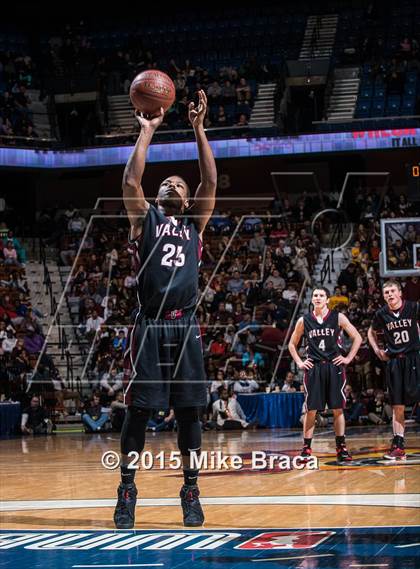 Thumbnail 2 in Valley Regional vs. Sacred Heart (CIAC Class S Final) photogallery.