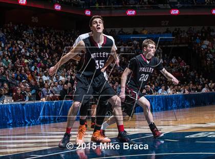 Thumbnail 1 in Valley Regional vs. Sacred Heart (CIAC Class S Final) photogallery.