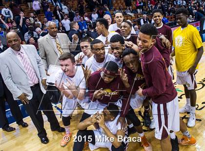 Thumbnail 2 in Valley Regional vs. Sacred Heart (CIAC Class S Final) photogallery.