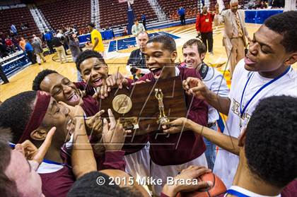 Thumbnail 1 in Valley Regional vs. Sacred Heart (CIAC Class S Final) photogallery.