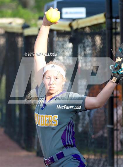 Thumbnail 3 in East Ridge vs Chattanooga Central photogallery.