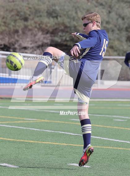 Thumbnail 2 in La Costa Canyon vs. Steele Canyon (44th Annual Grossmont Holiday Tournament) photogallery.