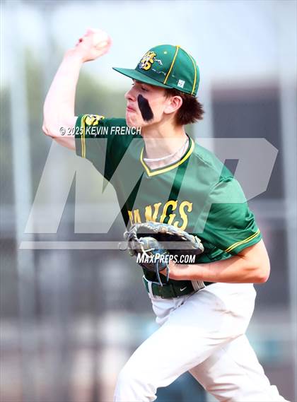 Thumbnail 3 in Manitou Springs @ Milwaukie/Milwaukie Academy of the Arts (Coach Bob Invitational) photogallery.