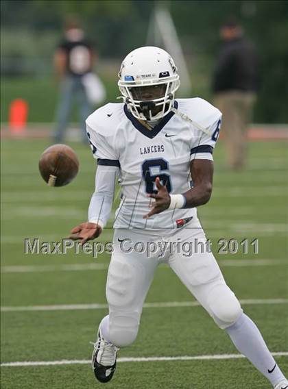 Thumbnail 3 in Edwardsville vs. East photogallery.