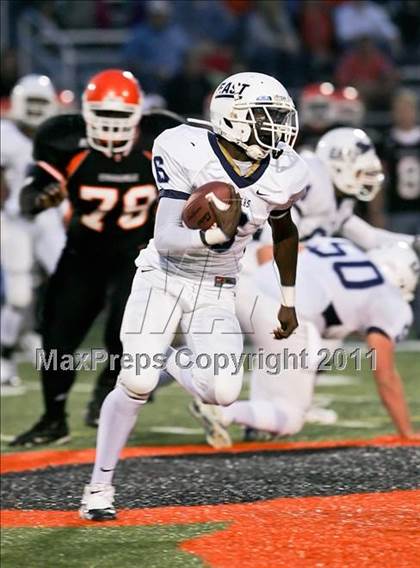 Thumbnail 1 in Edwardsville vs. East photogallery.