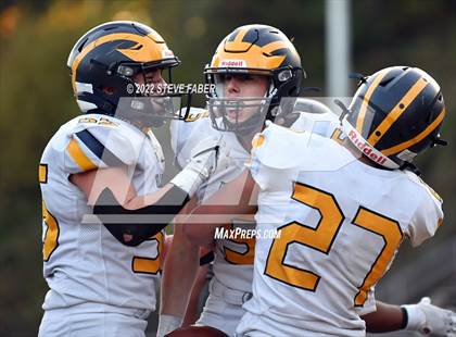 Thumbnail 2 in Bellevue @ Lincoln (WIAA 3A State Quarterfinal) photogallery.
