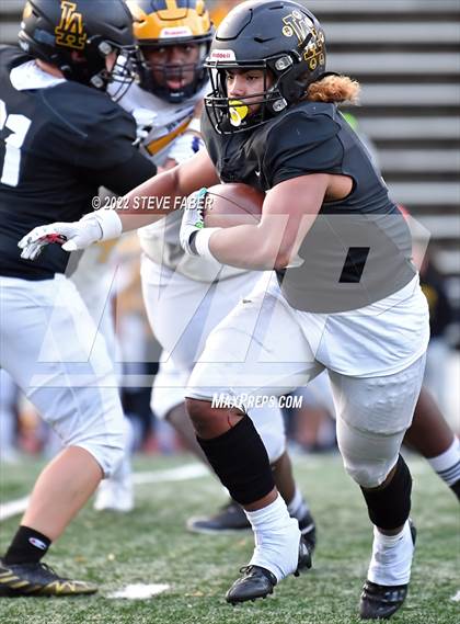 Thumbnail 1 in Bellevue @ Lincoln (WIAA 3A State Quarterfinal) photogallery.