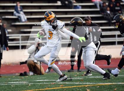 Thumbnail 1 in Bellevue @ Lincoln (WIAA 3A State Quarterfinal) photogallery.