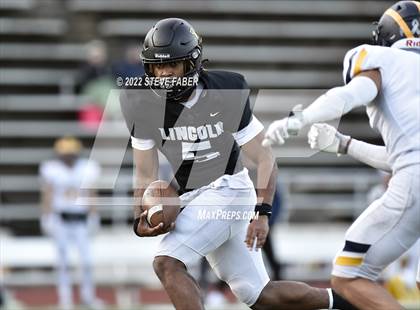 Thumbnail 3 in Bellevue @ Lincoln (WIAA 3A State Quarterfinal) photogallery.