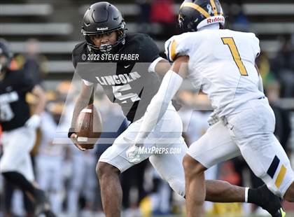 Thumbnail 3 in Bellevue @ Lincoln (WIAA 3A State Quarterfinal) photogallery.