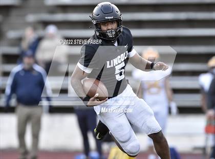Thumbnail 2 in Bellevue @ Lincoln (WIAA 3A State Quarterfinal) photogallery.