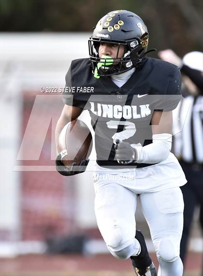 Thumbnail 2 in Bellevue @ Lincoln (WIAA 3A State Quarterfinal) photogallery.