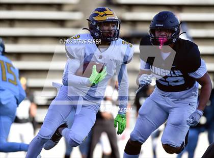 Thumbnail 3 in Bellevue @ Lincoln (WIAA 3A State Quarterfinal) photogallery.