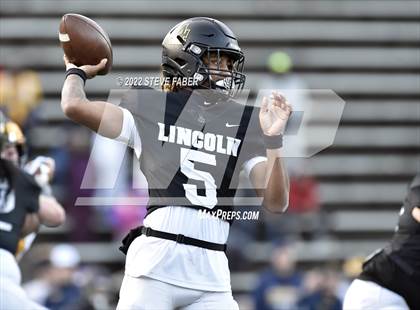 Thumbnail 1 in Bellevue @ Lincoln (WIAA 3A State Quarterfinal) photogallery.