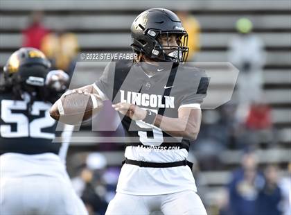 Thumbnail 2 in Bellevue @ Lincoln (WIAA 3A State Quarterfinal) photogallery.