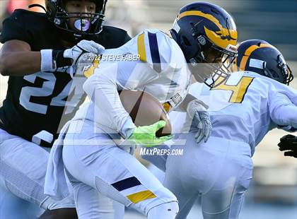 Thumbnail 3 in Bellevue @ Lincoln (WIAA 3A State Quarterfinal) photogallery.