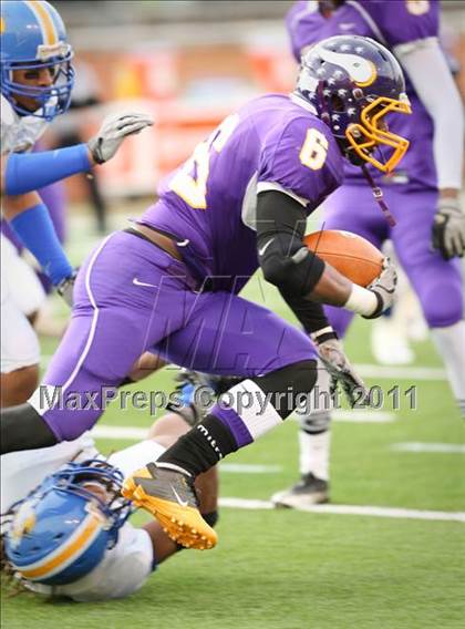 Thumbnail 3 in Tarboro vs. Carver (NCHSAA 2A Final) photogallery.