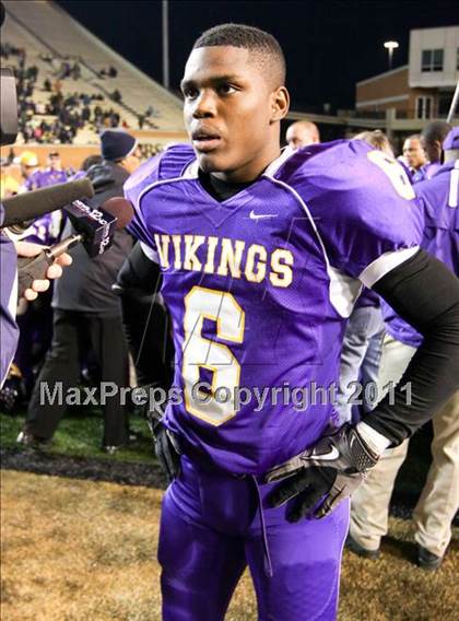 Thumbnail 3 in Tarboro vs. Carver (NCHSAA 2A Final) photogallery.