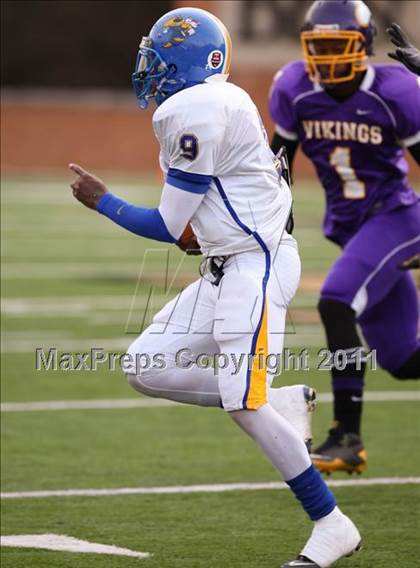 Thumbnail 1 in Tarboro vs. Carver (NCHSAA 2A Final) photogallery.