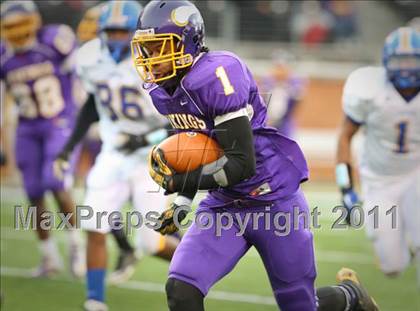 Thumbnail 3 in Tarboro vs. Carver (NCHSAA 2A Final) photogallery.