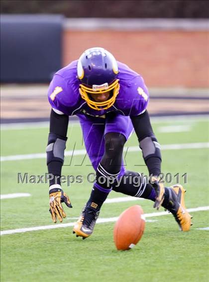 Thumbnail 3 in Tarboro vs. Carver (NCHSAA 2A Final) photogallery.