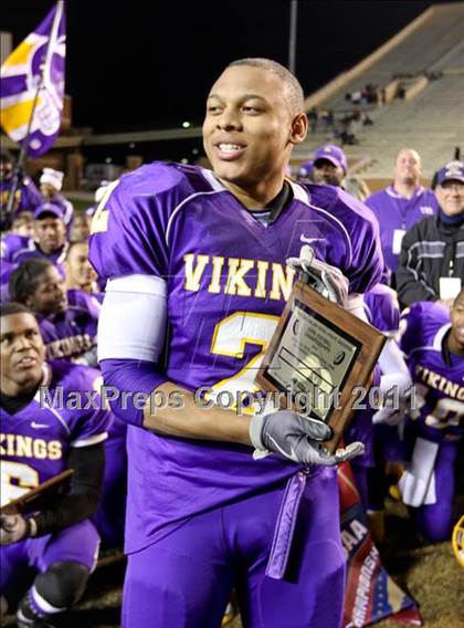 Thumbnail 3 in Tarboro vs. Carver (NCHSAA 2A Final) photogallery.